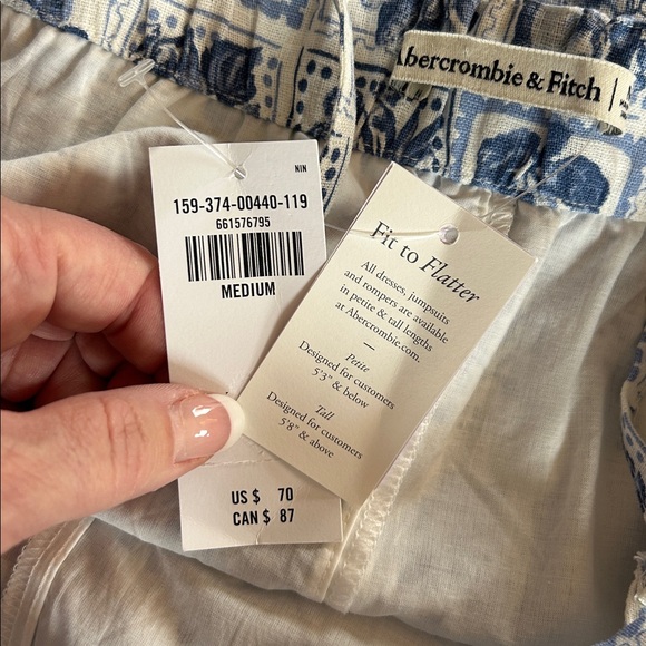 NWT Abercrombie & Fitch Mini Dress Skort Romper Size Medium Blue White Fruit - Picture 9 of 10